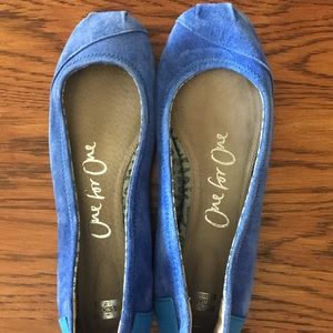 Toms size 10 blue ballet flats